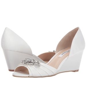 Nina wedding shoes. Excellent condition.